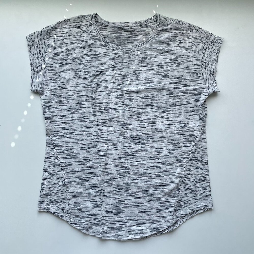 Women's Lululemon Short Sleeve shirt